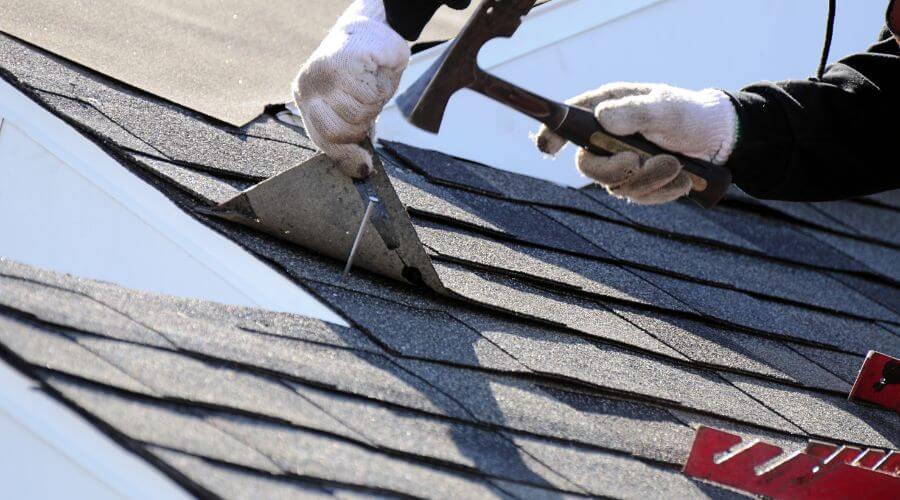 Professional residential roofers in Colwell, IA